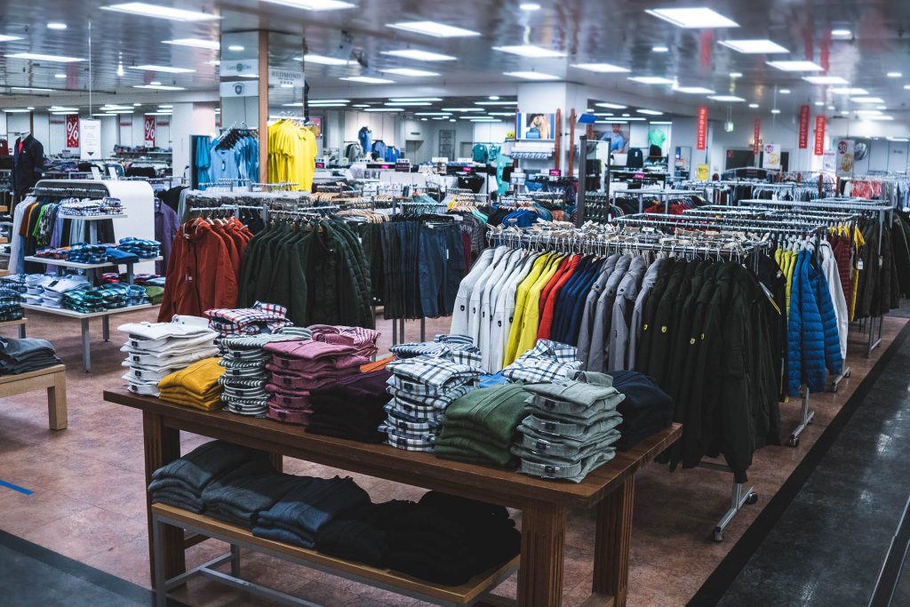 Herbstmode in Bergisch Gladbach: Damen- und Herrenmode im LoewenCenter